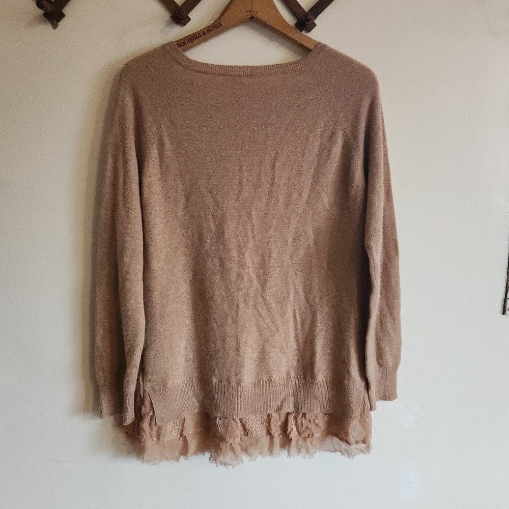 Garnet Hill Shirttail Cashmere Sweater Ruffle Detail Tan Cream Medium M - Picture 3 of 9